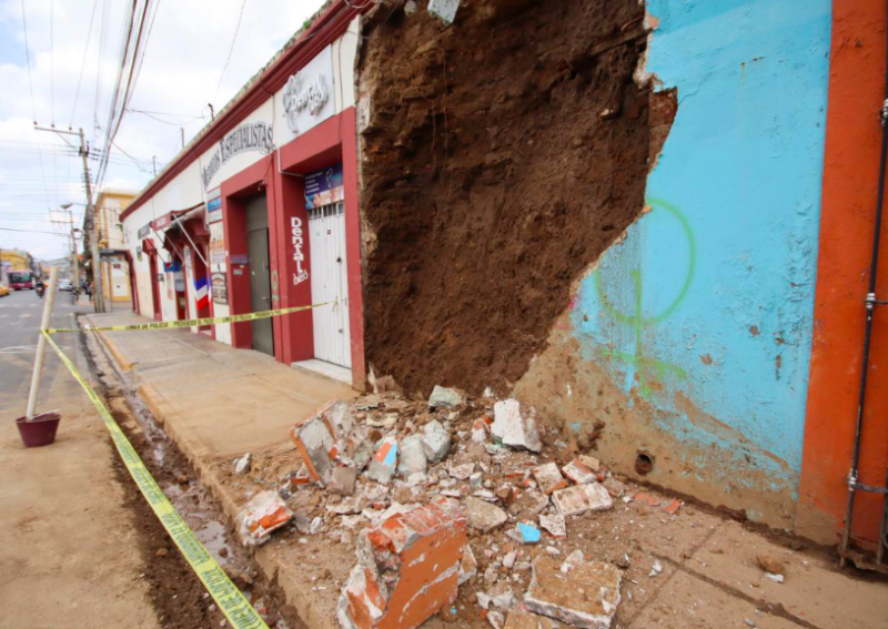 Major quake hits southern Mexico, at least five killed, World News